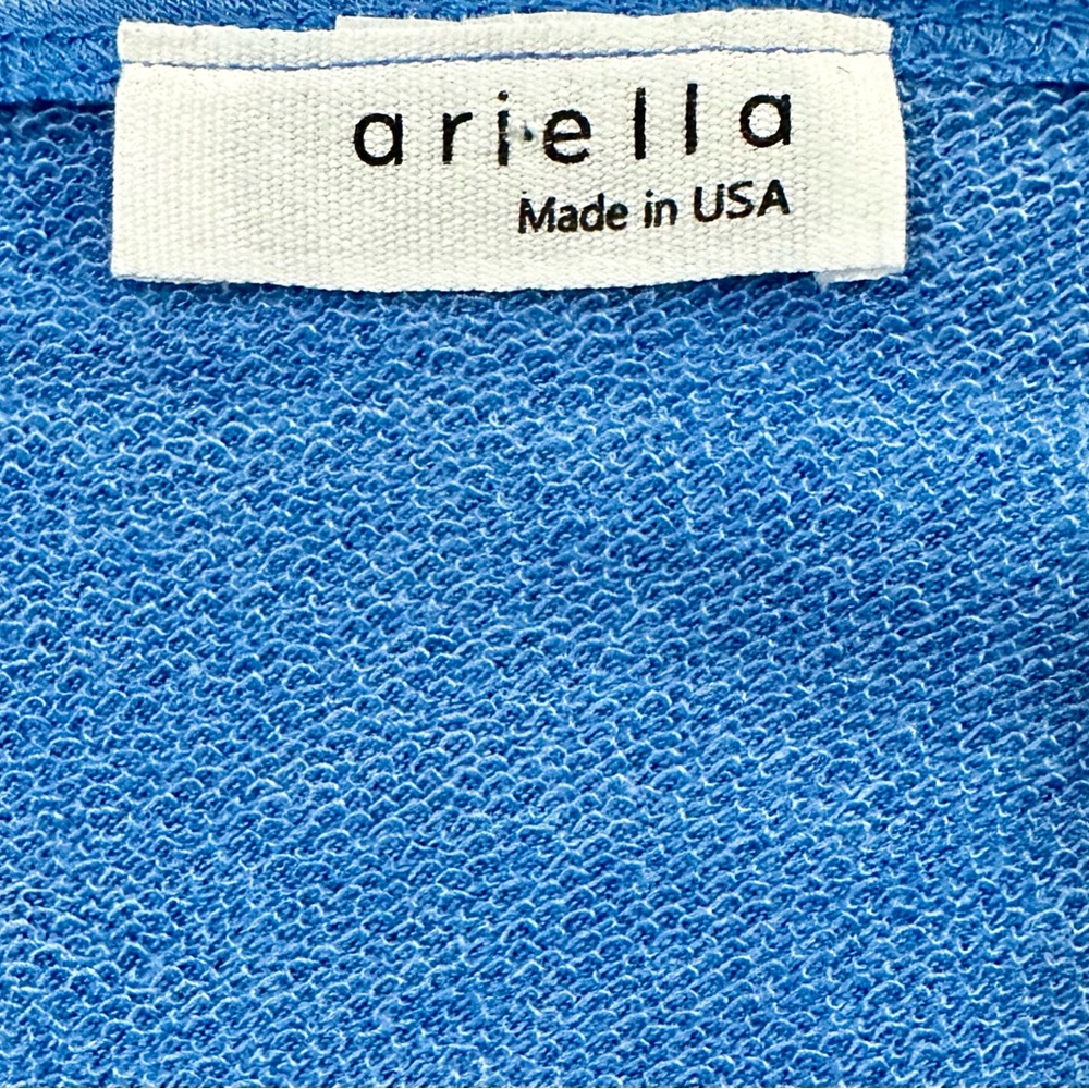 💙 Ariella Mock Neck Cold Shoulder Top - Picture 3 of 3
